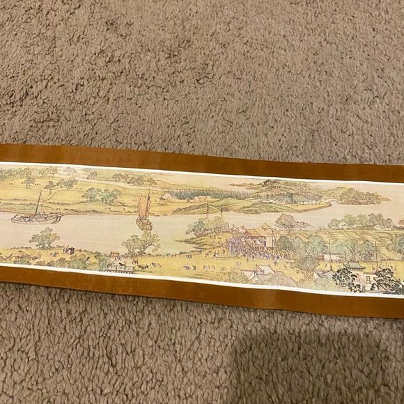 Elegant Brown Scroll with Intricate Design - Picture 7 of 13